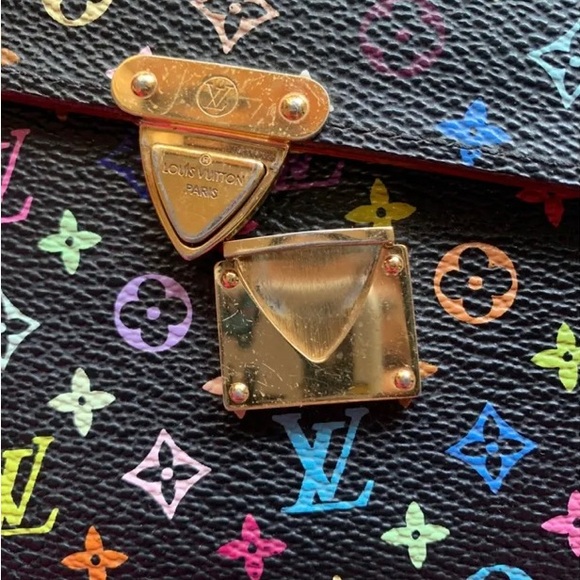 Louis Vuitton Audra Wallet Used but still in great condition. Not box - Picture 2 of 5